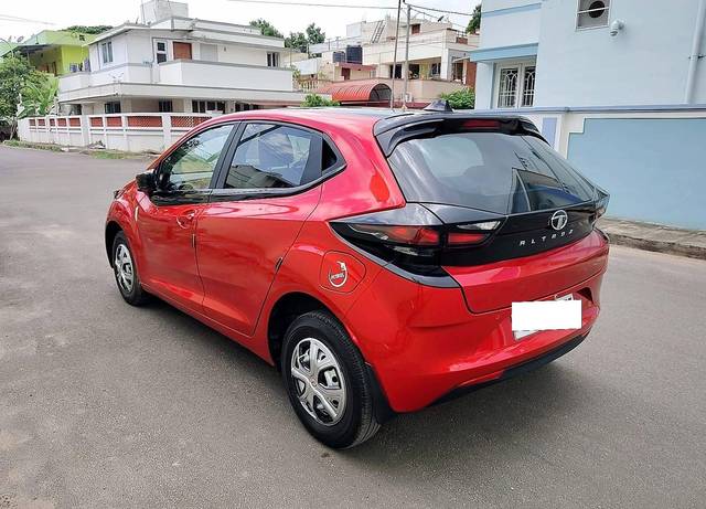 https://images10.gaadi.com/usedcar_image/4600535/original/processed_30ffadeb-62dd-4424-83c9-fe110e6ced5c.jpg?imwidth=6402