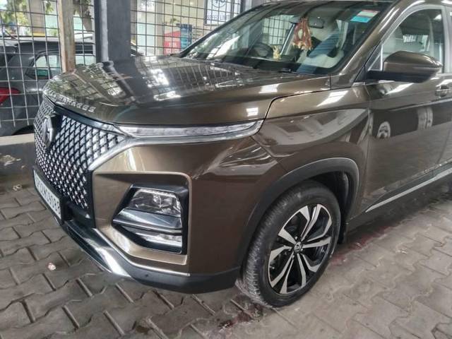 https://images10.gaadi.com/usedcar_image/4600541/original/processed_73c93074-2dac-4808-972e-13c21bf10ed3.jpg?imwidth=6402