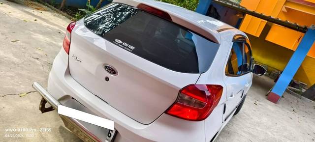 https://images10.gaadi.com/usedcar_image/4600543/original/processed_18f2ba20-3088-4f4e-9a79-ddb30847d9f3.jpg?imwidth=6401