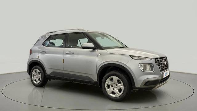 https://images10.gaadi.com/usedcar_image/4600566/original/fd790b1cc6d97152798fcd3bd20e71e3.jpg?imwidth=6400