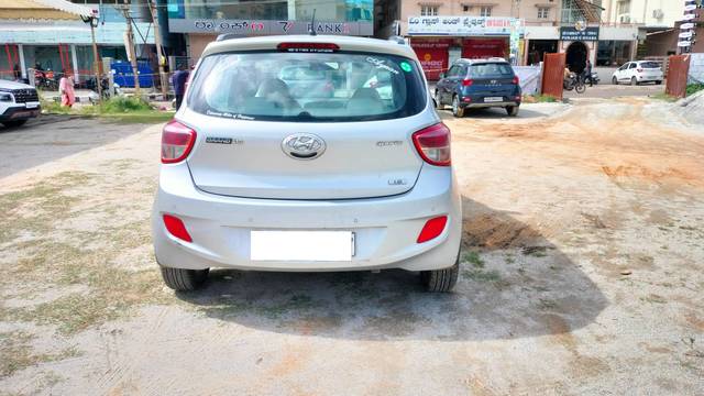 https://images10.gaadi.com/usedcar_image/4600568/original/processed_55333b5dfd979b6dfd59a10c161546a7.jpg?imwidth=6401