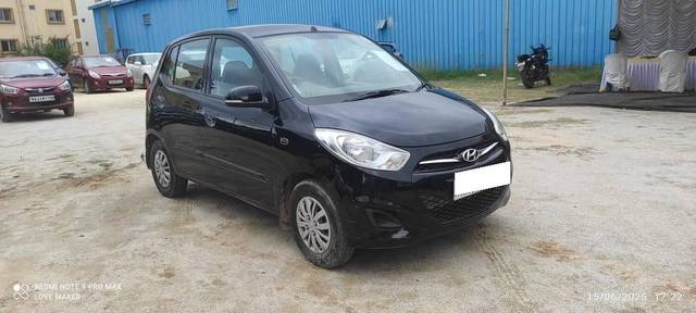 https://images10.gaadi.com/usedcar_image/4600576/original/processed_f2a2dcd38ac4485ffb3e16a7ada8f587.jpg?imwidth=6400