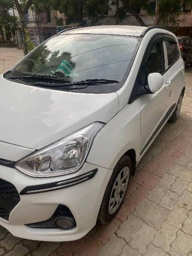 https://images10.gaadi.com/usedcar_image/4600577/original/processed_70417391-93d4-48aa-8dcf-2af9a9397cad.jpeg?imwidth=6402