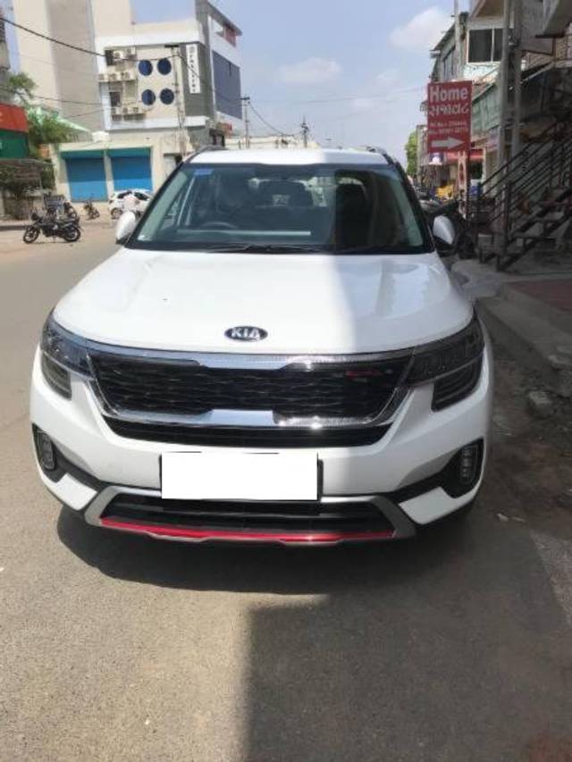 https://images10.gaadi.com/usedcar_image/4600597/original/processed_36ff71e2-9703-4741-96c7-38e1fa612405.jpg?imwidth=6402