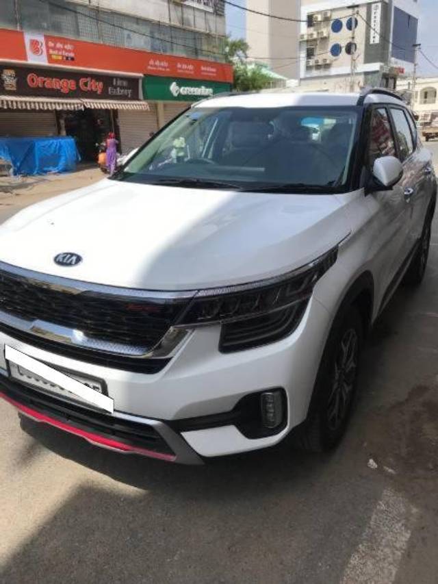 https://images10.gaadi.com/usedcar_image/4600597/original/processed_719c5193-7357-4a82-bfd3-9b6a564ae59a.jpg?imwidth=6401