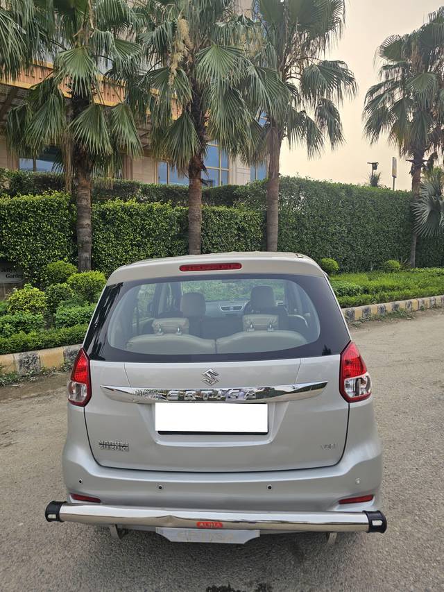 https://images10.gaadi.com/usedcar_image/4600634/original/processed_35c835da099ba20ddd1aa19cd38d172c.jpg?imwidth=6402