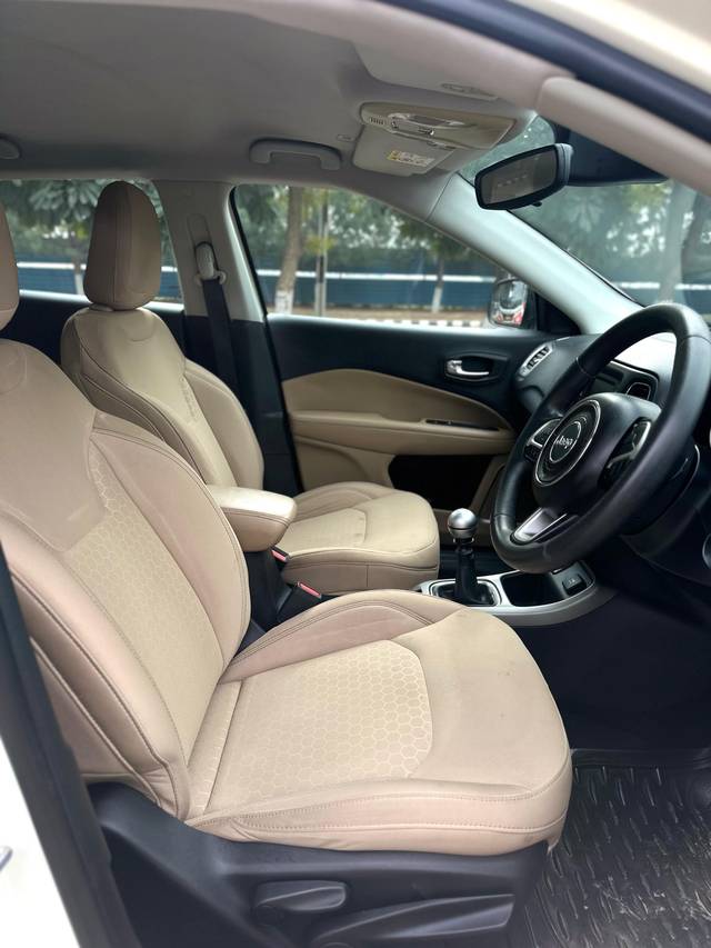 https://images10.gaadi.com/usedcar_image/4600641/original/b56d485a6ba8b47359151a1cebbd3015.jpg?imwidth=6402