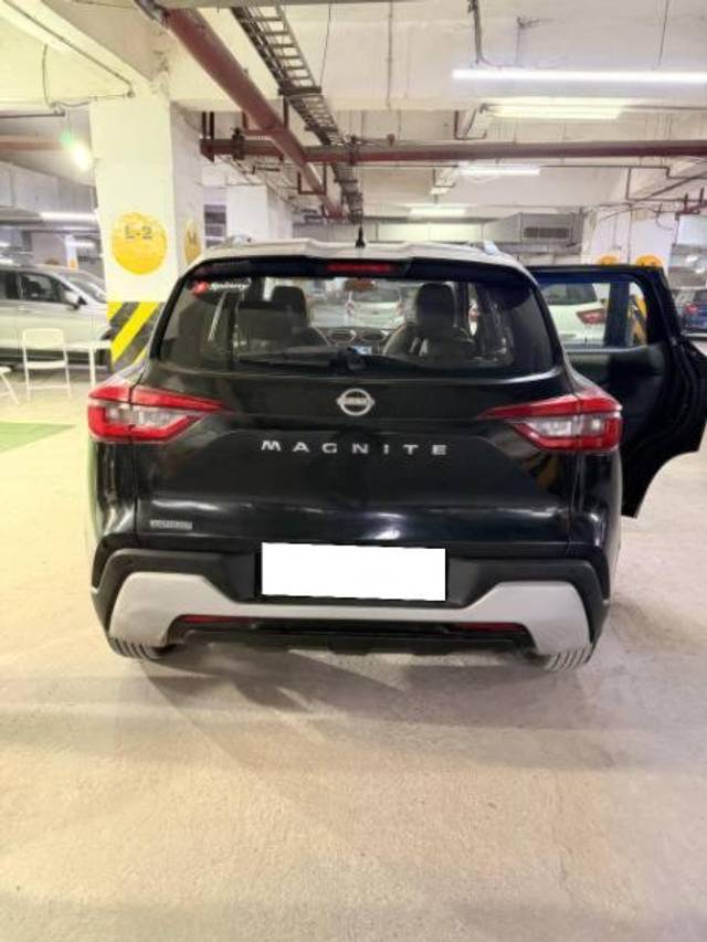 https://images10.gaadi.com/usedcar_image/4600656/original/processed_8eddfa60-cb81-4ecb-a6fb-c0213747f49f.jpg?imwidth=6401