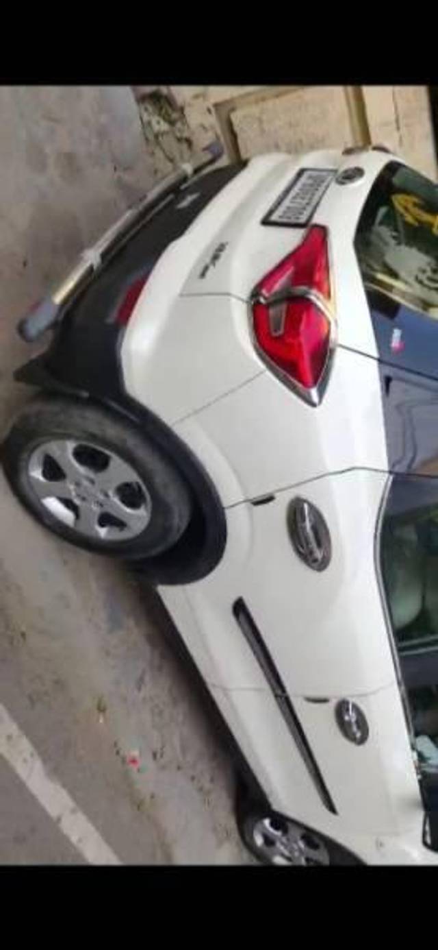 https://images10.gaadi.com/usedcar_image/4600668/original/processed_99aea775-3133-4f96-a617-699eac854973.jpg?imwidth=6402