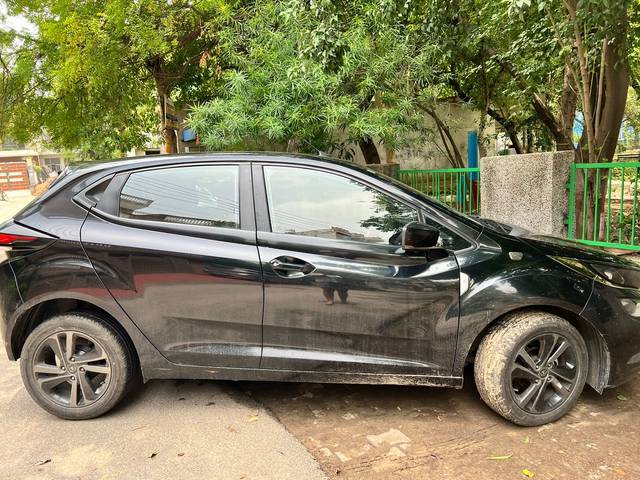 https://images10.gaadi.com/usedcar_image/4600729/original/f0b63773-8f14-427c-8936-a910d33b178d.jpg?imwidth=6402