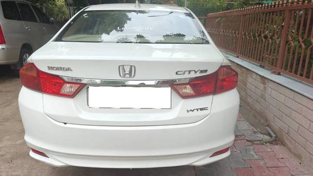 https://images10.gaadi.com/usedcar_image/4600756/original/processed_9eb76e0b-067f-4293-8f85-a30ec5cc8869.jpg?imwidth=6401