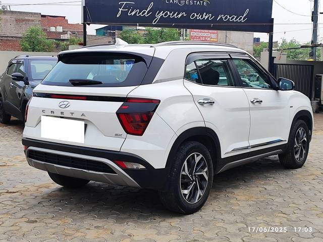 https://images10.gaadi.com/usedcar_image/4600778/original/processed_fe41efdd8dedb211a34ac9ea114774ff.jpeg?imwidth=6401