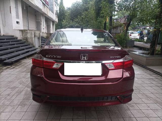 https://images10.gaadi.com/usedcar_image/4600787/original/processed_0fd5705e-32be-444b-9490-e68c770d6794.jpg?imwidth=6401
