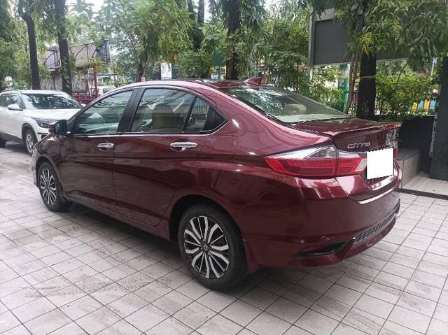https://images10.gaadi.com/usedcar_image/4600787/original/processed_642cc491-7370-422f-a20d-b439bca0494a.jpg?imwidth=6402