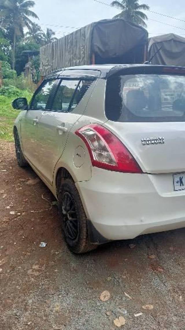 https://images10.gaadi.com/usedcar_image/4600789/original/processed_529849d9-d097-451d-8885-88b490b44103.jpeg?imwidth=6401
