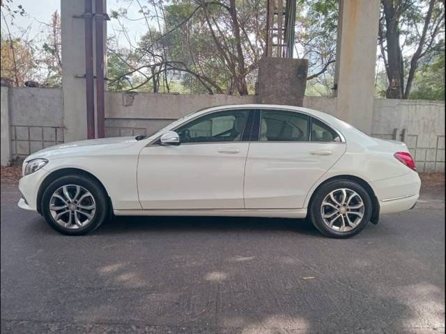 https://images10.gaadi.com/usedcar_image/4600798/original/6f9be61e75ff63ae7b243c1f96daf9ff.jpeg?imwidth=6402