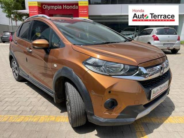 https://images10.gaadi.com/usedcar_image/4600801/original/a0d7cfabb51cb5b20650059ad8beef8b.jpeg?imwidth=6400
