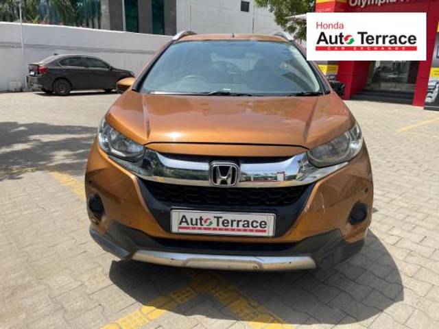 https://images10.gaadi.com/usedcar_image/4600801/original/ae142bffdb6a08c9c8d618af54bd819c.jpeg?imwidth=6400