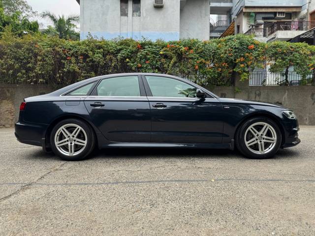 https://images10.gaadi.com/usedcar_image/4600825/original/de713fc45486495df6fe3c60c492bef6.jpg?imwidth=6401