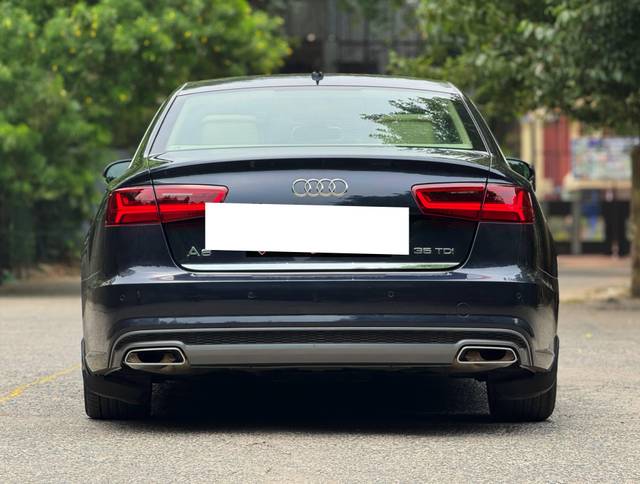 https://images10.gaadi.com/usedcar_image/4600825/original/processed_5b53fe243fbb66bc5350555f7e175508.jpg?imwidth=6402