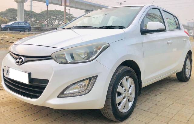 https://images10.gaadi.com/usedcar_image/4600844/original/processed_06f102a2-f2d6-4029-901d-a16c96eb2d93.jpg?imwidth=6400