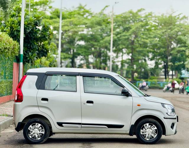 https://images10.gaadi.com/usedcar_image/4600847/original/processed_01d4f8938547fd9d858c013792c25705.jpg?imwidth=6401