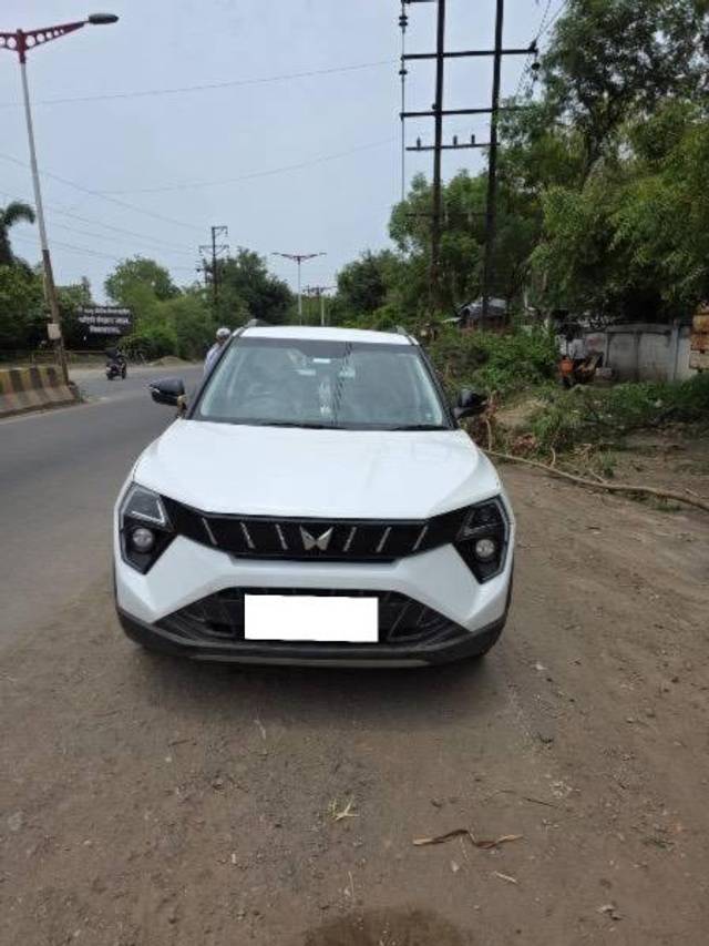 https://images10.gaadi.com/usedcar_image/4600851/original/processed_08cf96b2-3ab1-4cca-abb7-8a60d29cab8b.jpeg?imwidth=6400