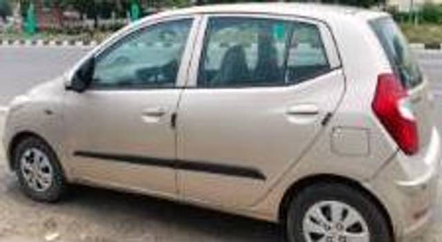 https://images10.gaadi.com/usedcar_image/4600858/original/processed_2a60d8dc-f91b-41de-9ecb-f16a5c03b6b2.jpg?imwidth=6401
