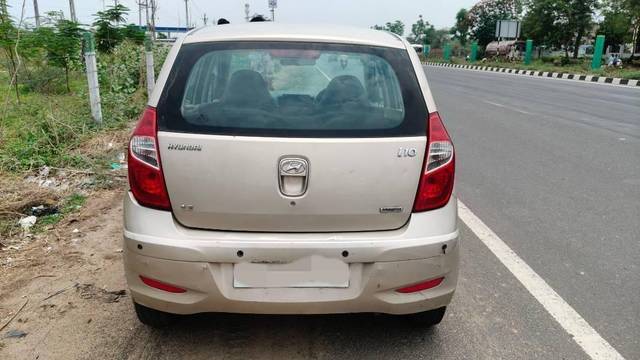 https://images10.gaadi.com/usedcar_image/4600858/original/processed_processed_479a60b3-00c6-4c41-89e7-cb50a56ee41a.jpg?imwidth=6402