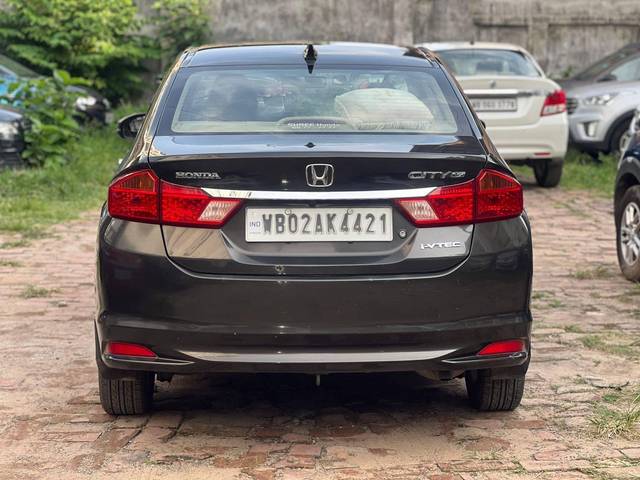 https://images10.gaadi.com/usedcar_image/4600870/original/processed_3193d60dc5464a49a4adfa23deec7095.jpg?imwidth=6401