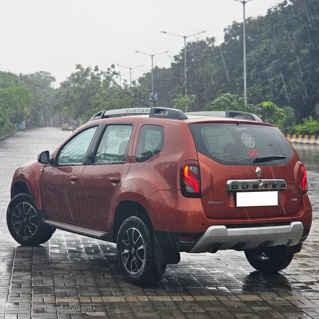 https://images10.gaadi.com/usedcar_image/4600882/original/processed_840ed2f077119e9123609bf24aefc914.jpg?imwidth=6401