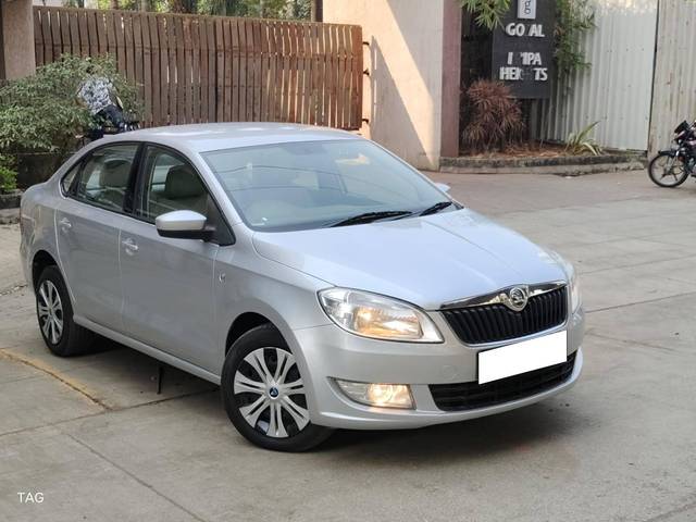 https://images10.gaadi.com/usedcar_image/4600891/original/processed_d791e55bb998591b7a1e88e6c81aed0f.jpg?imwidth=6400