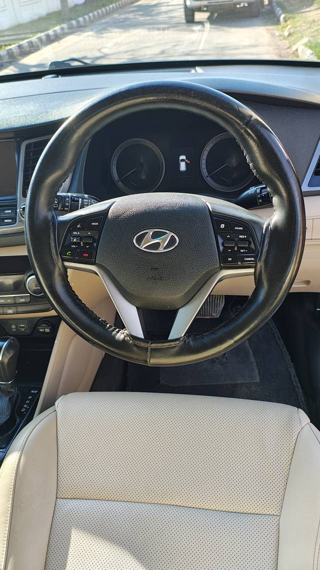 https://images10.gaadi.com/usedcar_image/4600950/original/bbf2bba34d22c1afd47f3b8caec96aff.jpg?imwidth=6402