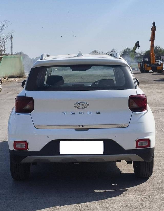 https://images10.gaadi.com/usedcar_image/4600957/original/processed_ea00776a9befd1df12fa3bee6f75dae5.jpg?imwidth=6402