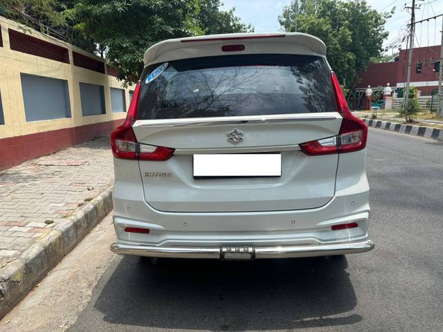 https://images10.gaadi.com/usedcar_image/4600961/original/processed_73f9842278ee41171c250d010c72fce8.jpg?imwidth=6402