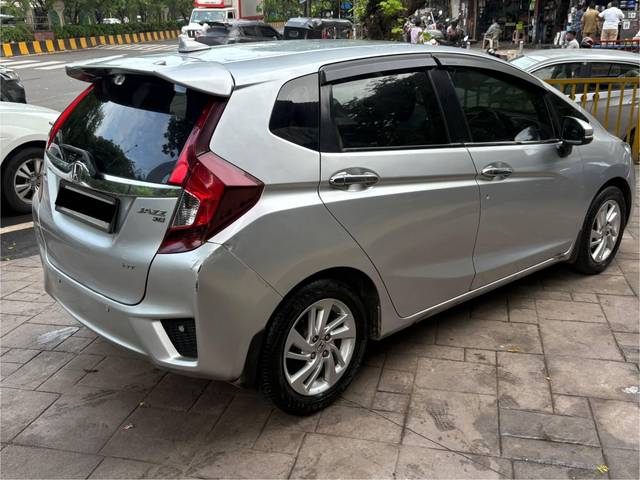https://images10.gaadi.com/usedcar_image/4600983/original/processed_446f4e63-dd27-4707-90db-c9371f8b1b34.jpg?imwidth=6401