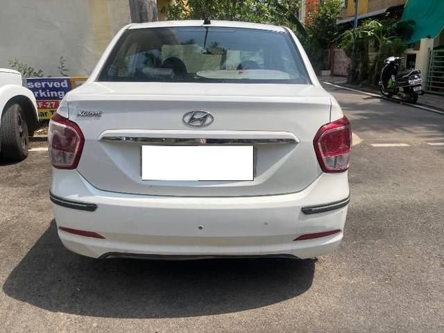 https://images10.gaadi.com/usedcar_image/4600997/original/processed_d21e71ed-6dfb-4f88-bceb-b4d0d506627a.jpeg?imwidth=6402