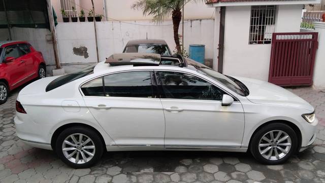 https://images10.gaadi.com/usedcar_image/4601003/original/processed_6a2edad72157d5060061097abf8f4847.jpg?imwidth=6401