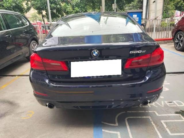 https://images10.gaadi.com/usedcar_image/4601007/original/processed_4fe3c76b-dbbf-4751-882f-ccf438fa84fd.jpeg?imwidth=6401