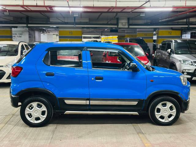 https://images10.gaadi.com/usedcar_image/4601013/original/processed_2d093f3195ad8174fb283c389df43c41.jpg?imwidth=6401