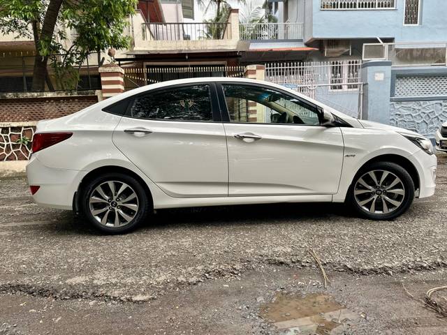 https://images10.gaadi.com/usedcar_image/4601039/original/processed_fbba9d94d5b90e19321615eacfbca8b4.jpg?imwidth=6402