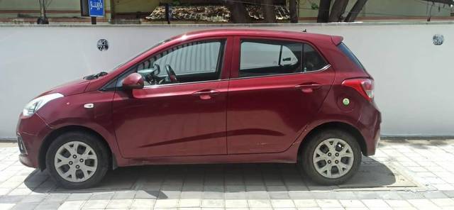 https://images10.gaadi.com/usedcar_image/4601040/original/processed_e5a6f138-5a33-41e2-bd68-17f0ad476233.jpeg?imwidth=6402