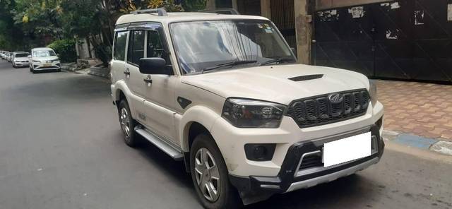 https://images10.gaadi.com/usedcar_image/4601082/original/processed_4760da7119f3ae7f39087726dc4fe5b1.jpg?imwidth=6400
