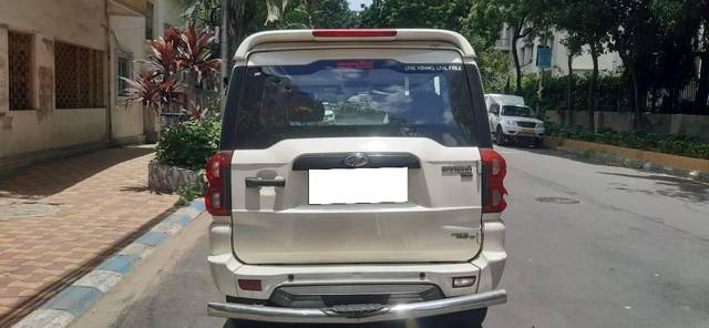 https://images10.gaadi.com/usedcar_image/4601082/original/processed_e7be5cd572d0102de5f6198edaf72755.jpg?imwidth=6402