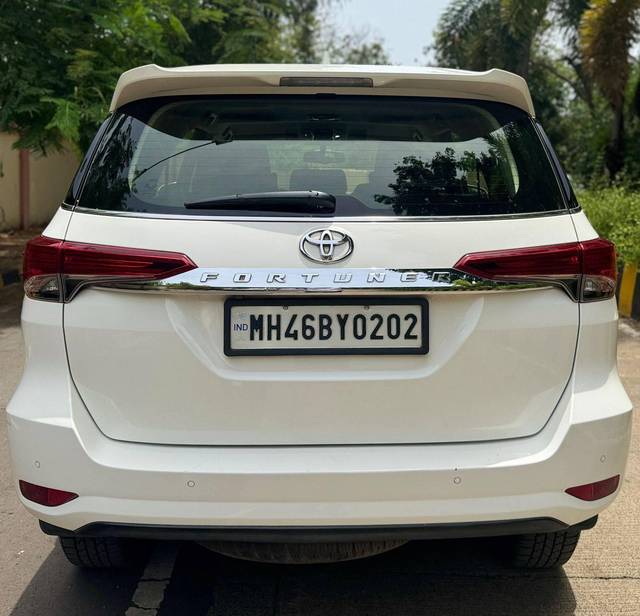 https://images10.gaadi.com/usedcar_image/4601095/original/processed_78b27144423542b6017c35315b907bb3.jpg?imwidth=6402