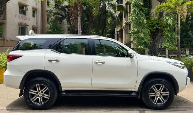 https://images10.gaadi.com/usedcar_image/4601095/original/processed_d7fc01ac8cf3ef0b1820f1d1d7cdde36.jpg?imwidth=6401
