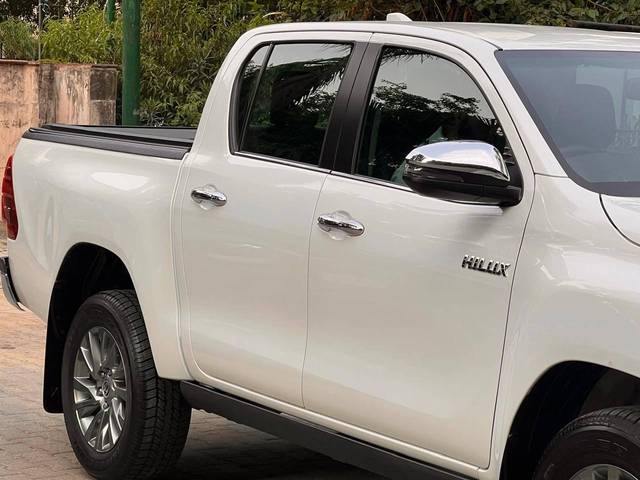 https://images10.gaadi.com/usedcar_image/4601099/original/processed_636ff1e1589315338eb374dbbcf7a344.jpg?imwidth=6401