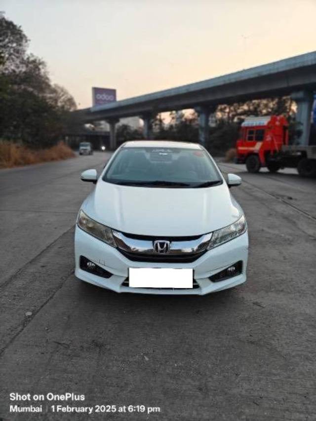 https://images10.gaadi.com/usedcar_image/4601102/original/processed_d84130e6-c3e6-4b38-938d-84744f2cc8c9.jpeg?imwidth=6400