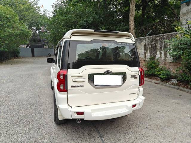 https://images10.gaadi.com/usedcar_image/4601140/original/processed_4e8d6e5c1522695d545603724efb3cf1.jpg?imwidth=6401