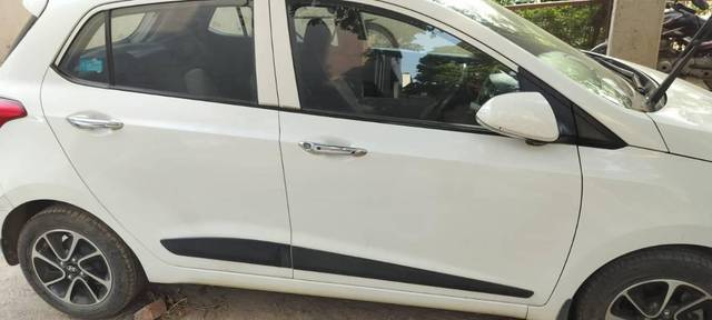 https://images10.gaadi.com/usedcar_image/4601148/original/processed_01282e36-4aaf-4d62-a0e0-b9c76147cdee.jpg?imwidth=6401